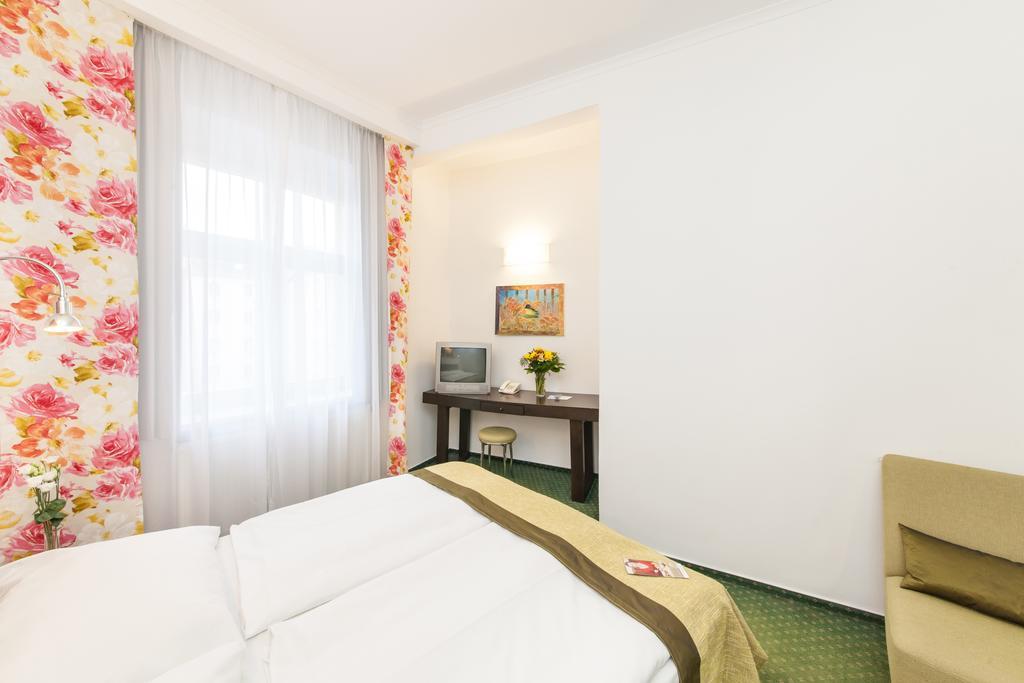 Vitkov Hotell 4*