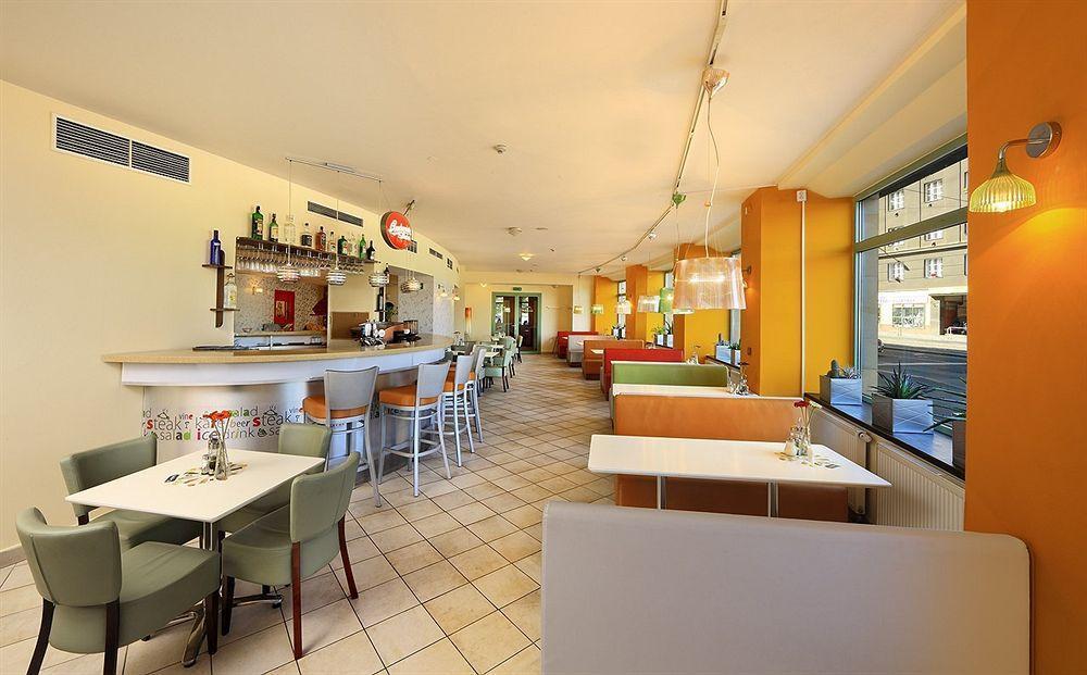 Hotell Vitkov 4*